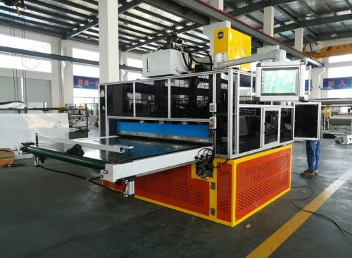 杭州汽車內(nèi)飾件地毯成型裁斷機(jī)
